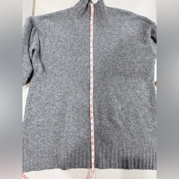 H&M Gray Oversized Sweater in XS - Picture 7 of 7